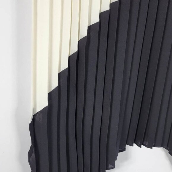 Express Skirt # 272 Size 4 - Picture 5 of 10